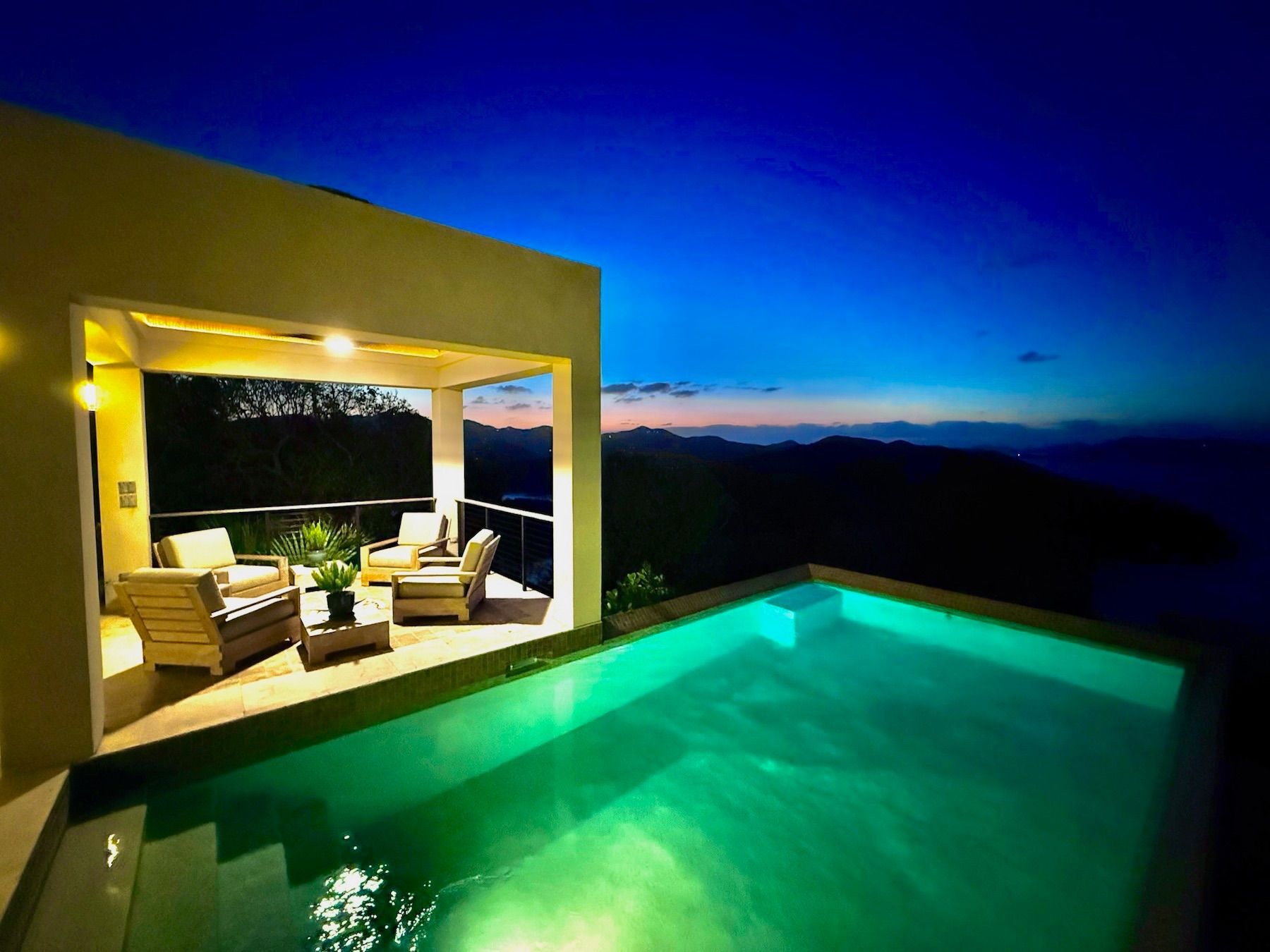 Window To The Sea villa photo.